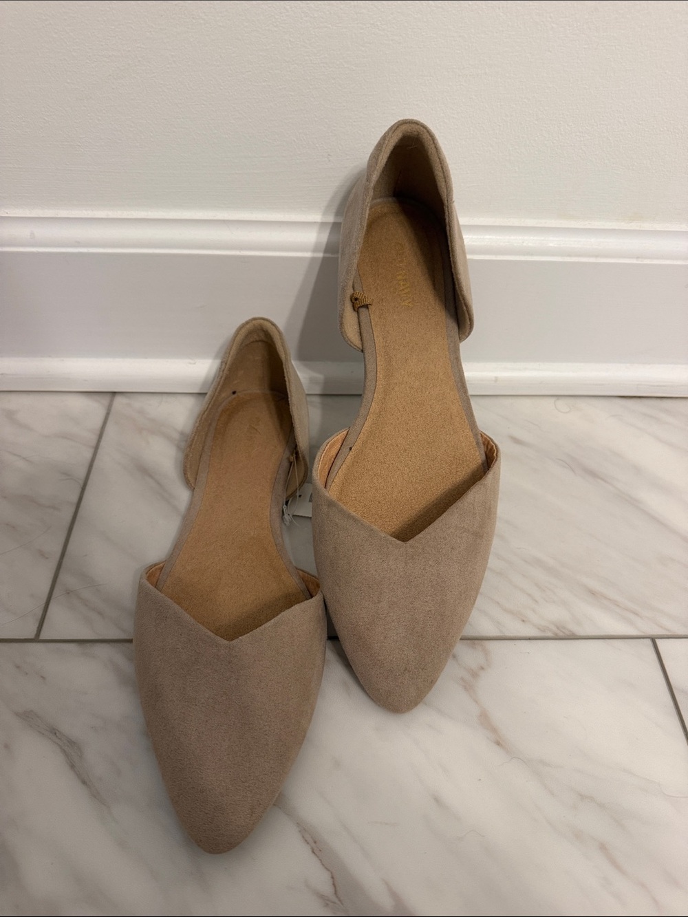 Old Navy Women's Pointed D'Orsay Flats in Taupe Suede